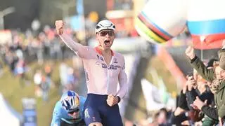 Van der Poel gana ante Van Aert su quinto Mundial de ciclocrós