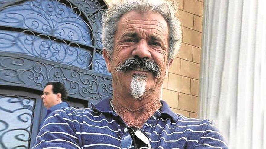 Mel Gibson visita como un turista más la catedral de Burgos