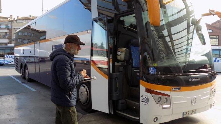 Autobusos del servei Manresa-Olesa-Barcelona de la companyia Monbus
