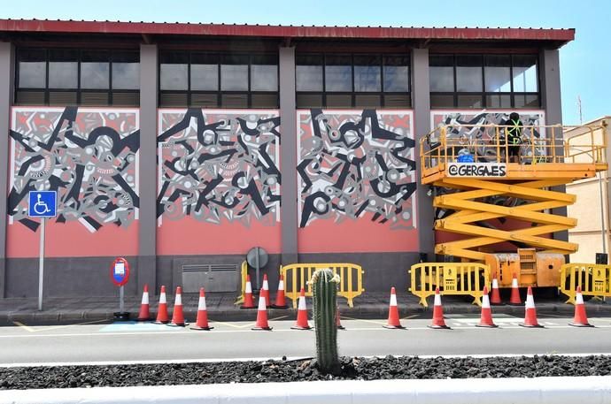 24/04/2019 SAN FERNANDO. SAN BARTOLOME DE TIRAJANA.  Mural del arquitecto Gerardo García, en el IES Amurga. Fotógrafa: YAIZA SOCORRO.  | 24/04/2019 | Fotógrafo: Yaiza Socorro