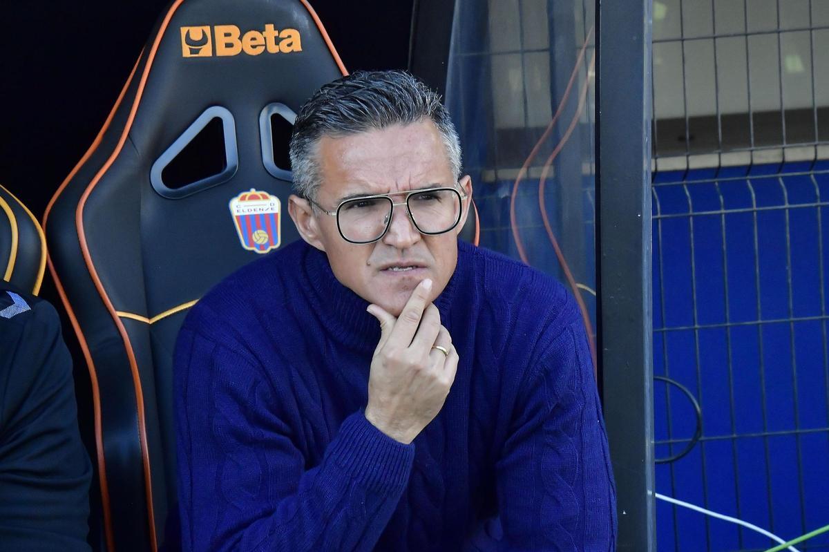 Eldense-Cádiz: El Eldense de Ponz toca fondo (1-4)