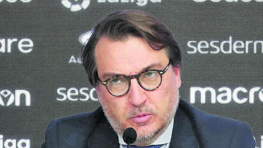 El presidente del Levante UD, Quico Catalán, y el director deportivo «granota», Felipe Miñambres. | J.M.LÓPEZ