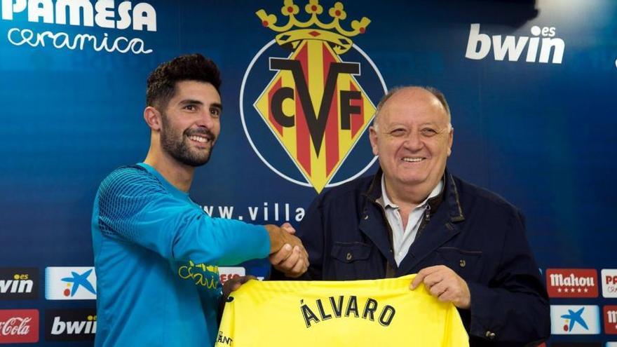Álvaro: &quot;Que solo un año después me amplíen el contrato dice mucho del Villarreal&quot;