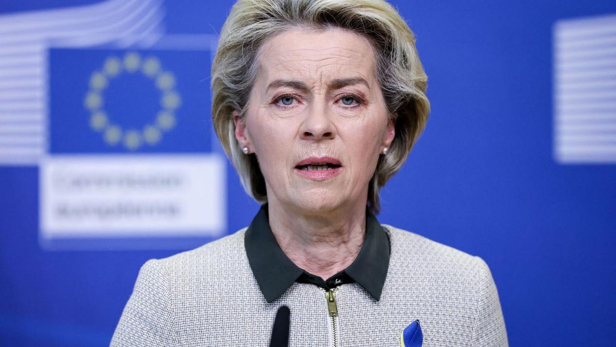 La presidenta de la Comissió Europea, Ursula von der Leyen, ahir en una roda de premsa