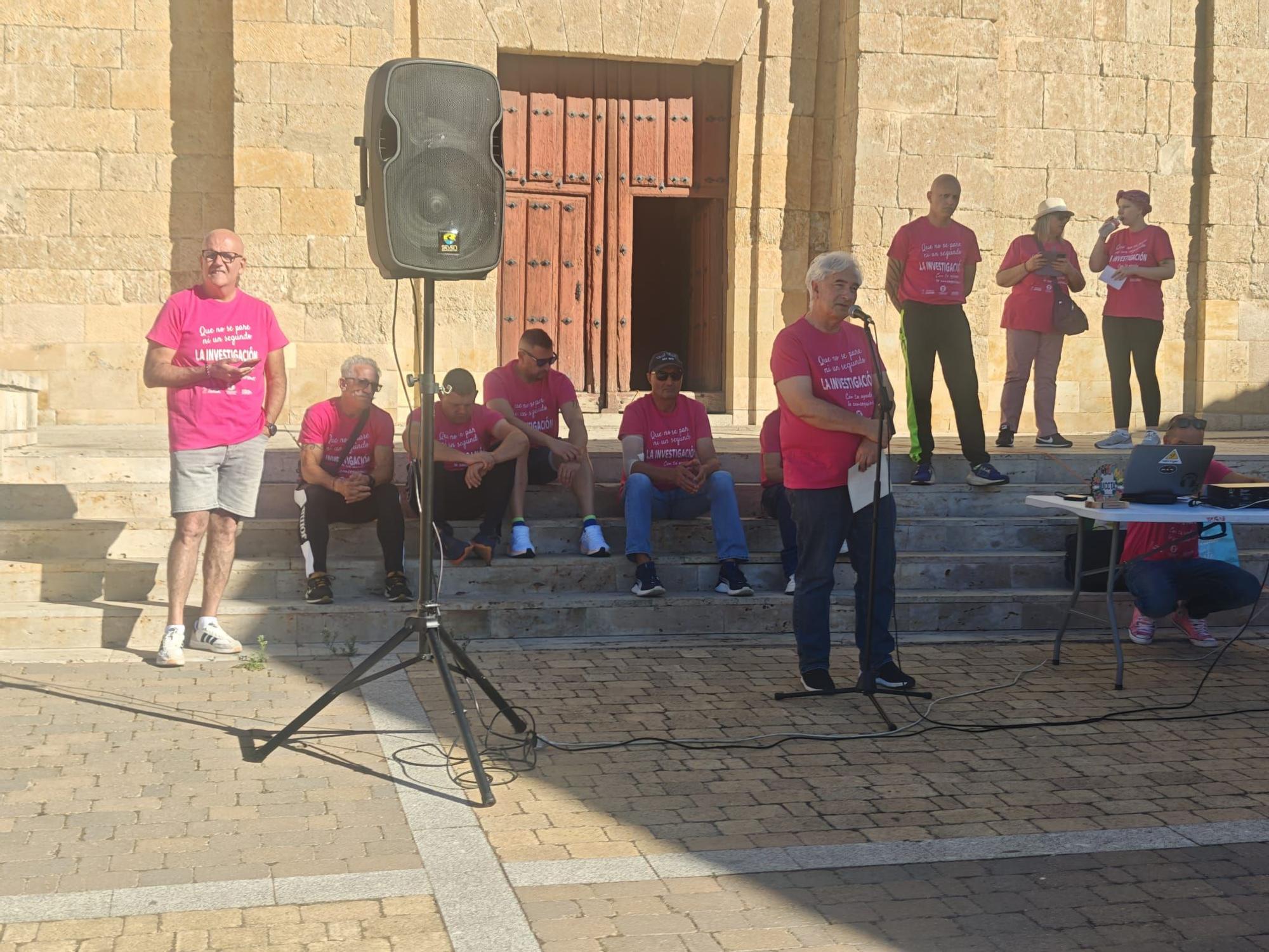 GALERÍA | La marcha de Fuentesaúco por el cáncer en imágenes