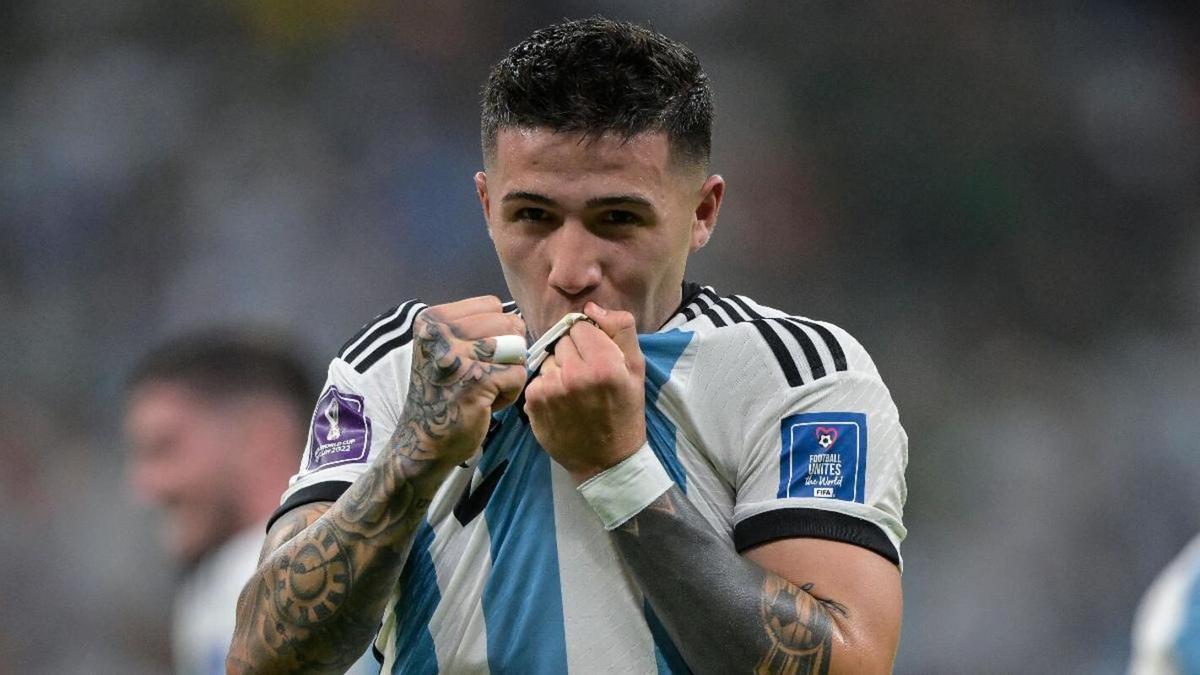 Enzo Fernández tras proclamarse campeón del mundo con Argentina.