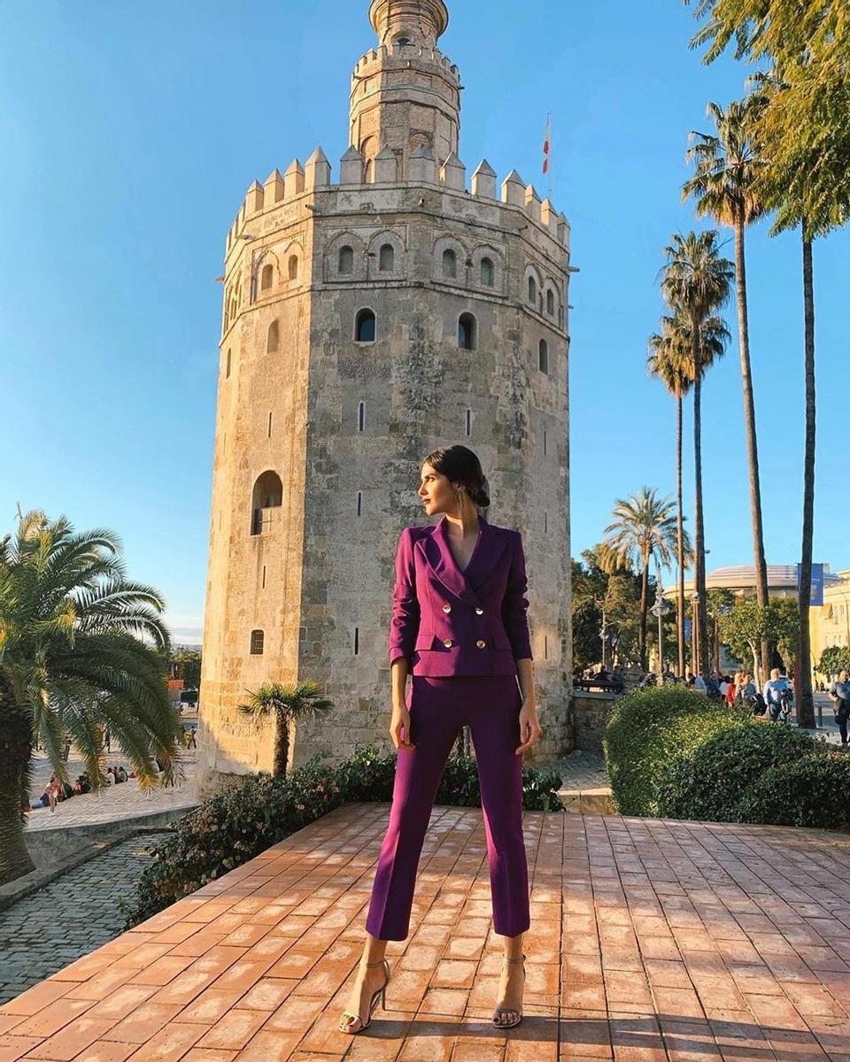 Mery Turiel con traje morado de Zara