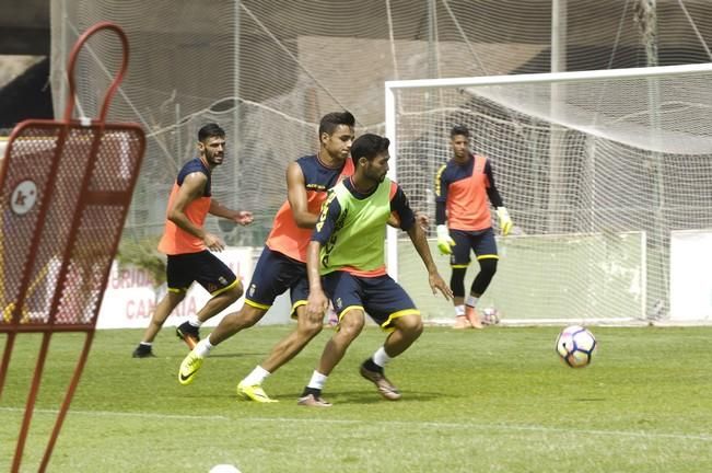 ENTRENAMIENTO DE LA UD LAS PALMAS Y ENTREVISTGA ...