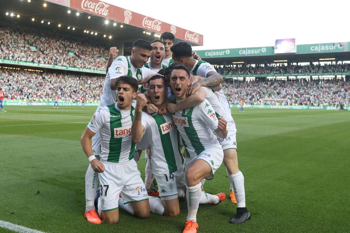 La fiesta de la salvación del Córdoba CF, en imágenes