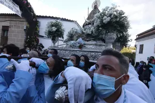 Flores 'portuguesas' para la patrona de Cáceres