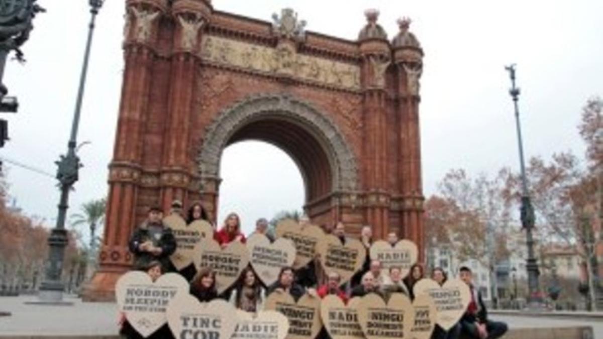 &quot;Nadie durmiendo en la calle&quot;: la campaña navideña de Arrels Fundació