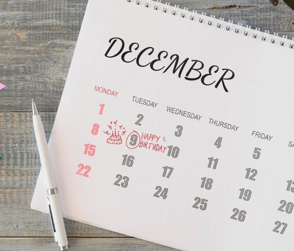 El dia 8 aquest any cau en dilluns