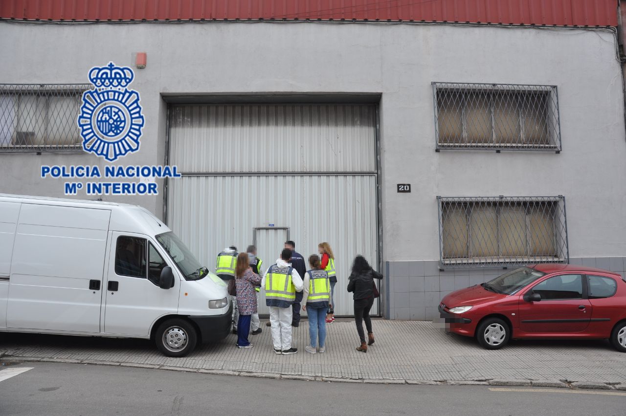 La Policía desarticula la mayor banda china de producción de marihuana en Gijón