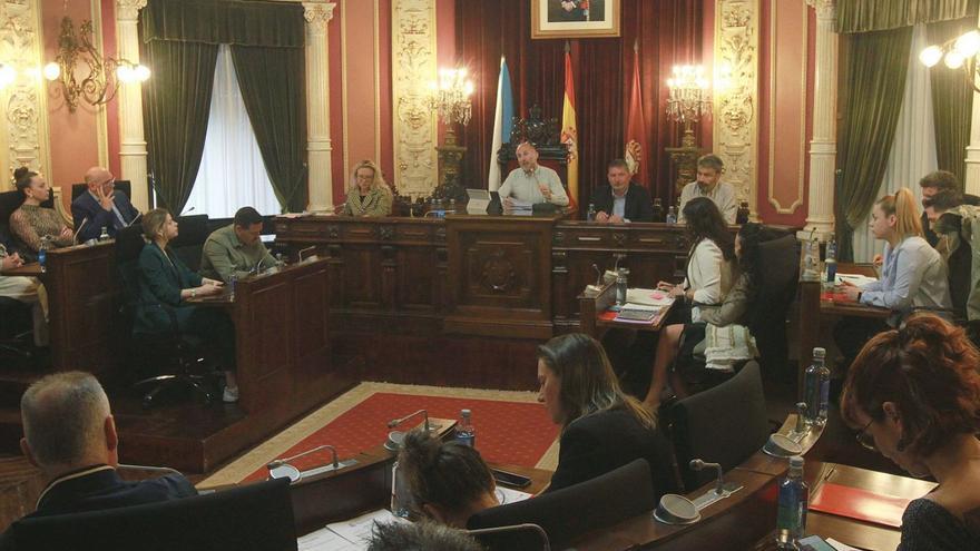 Vista del pleno extraordinario celebrado ayer en el Concello. | Iñaki Osorio
