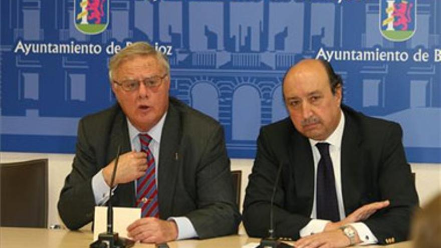 El alcalde de Badajoz suspende en sus funciones de forma cautelar al jefe de la policía local
