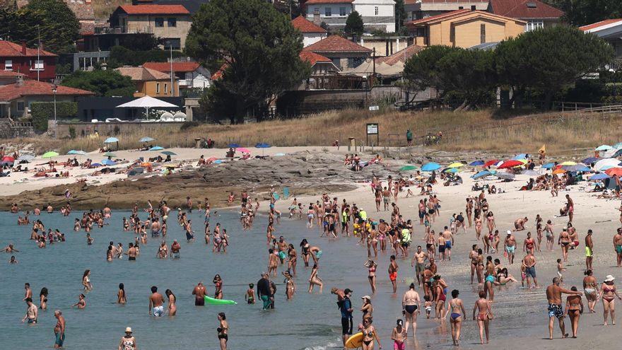 Detenidos dos vigueses tras intentar robar en el chiringuito de la playa de O Vao con una radial