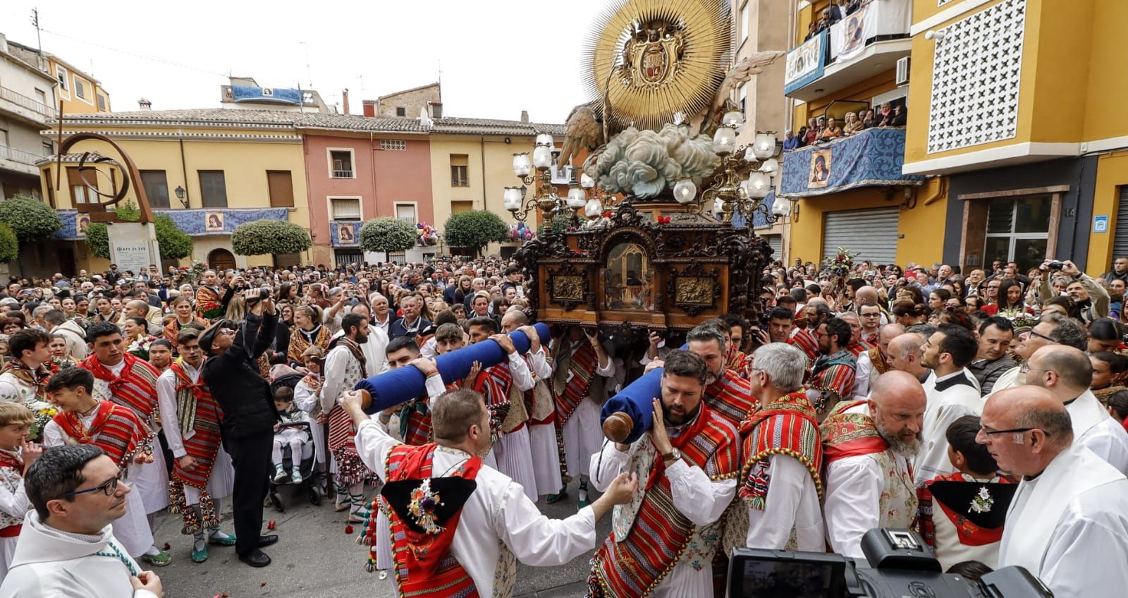 Cocentaina sale a la calle a honrar a la Mareta