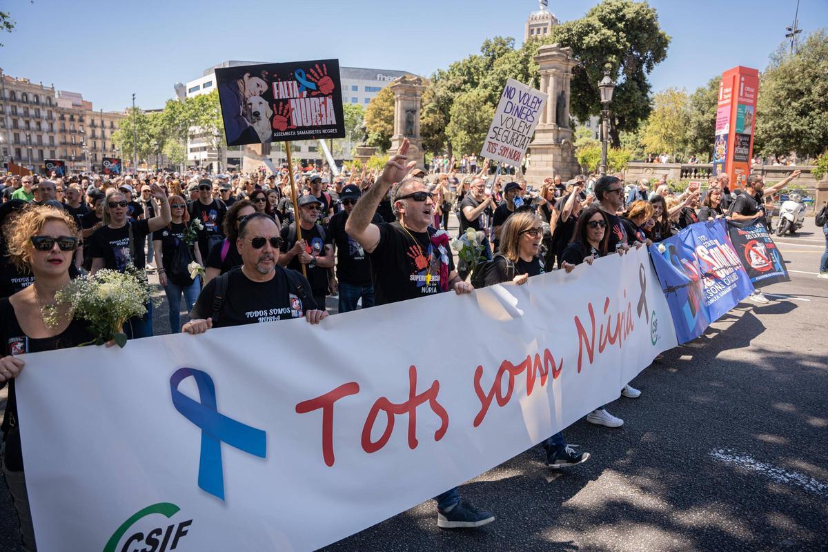 Trabajadores de prisiones se manifiestan en Barcelona para tener mayor seguridad.