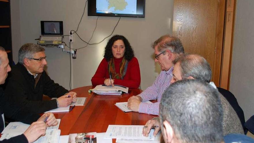 Reunión de la directora xeral de Agricultura, Belén do Campo, ayer con responsables de la IXP Pataca de Galicia.