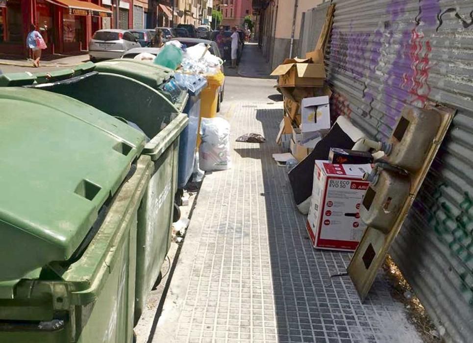 Basura desbordada en Palma