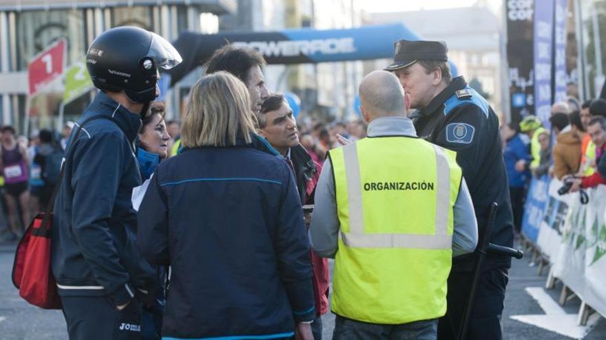 El Maratón, casi media hora tarde por el conflicto de los policías con el Concello