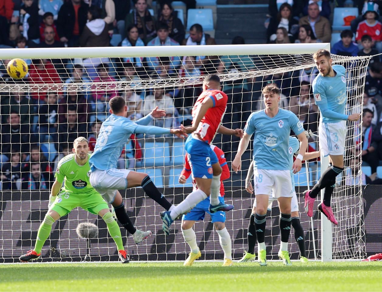 De la fiesta inicial a la decepción: las mejores imágenes del Celta-Girona