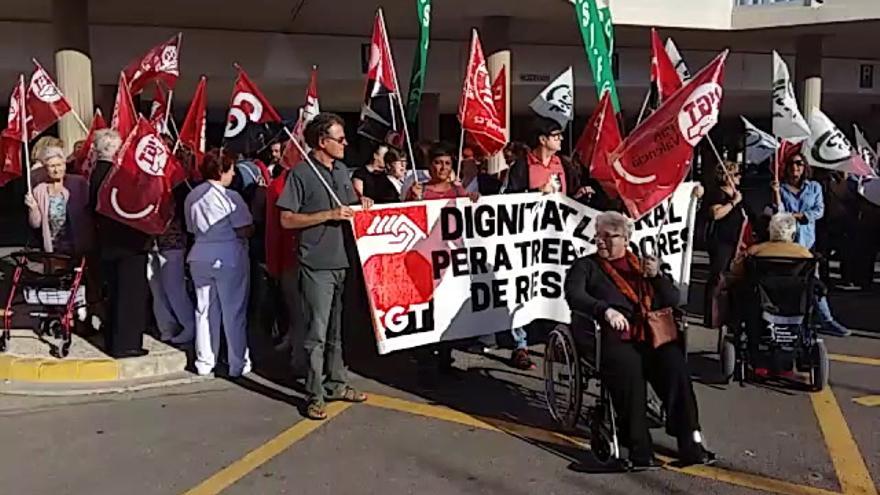 Protesta ante la residencia de la tercera edad de Burriana