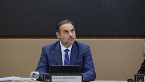 El exministro de Transportes, José Luis Ábalos, en la comparecencia en el Parlament balear ante la comisión de investigación sobre la compra de mascarillas.