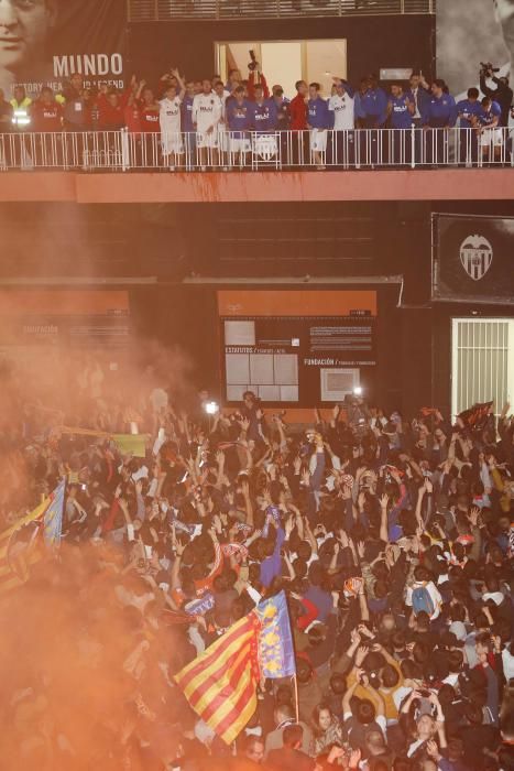 Euforia en el balcón de Mestalla