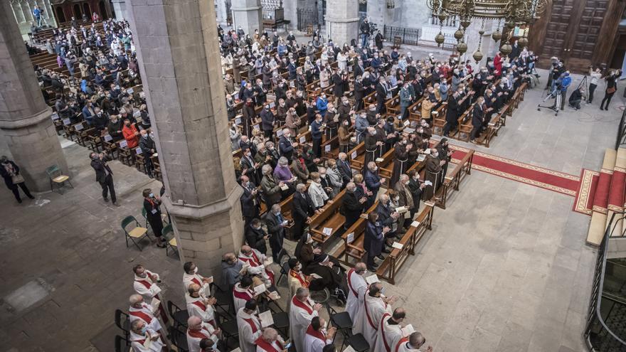 Unes 600 persones participen en la beatificació a la Seu de Manresa dels tres frares caputxins