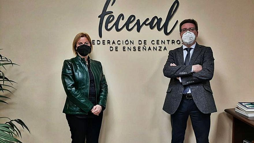 Hernández con Alberto Villanueva, presidente de Feceval. | LEVANTE-EMV