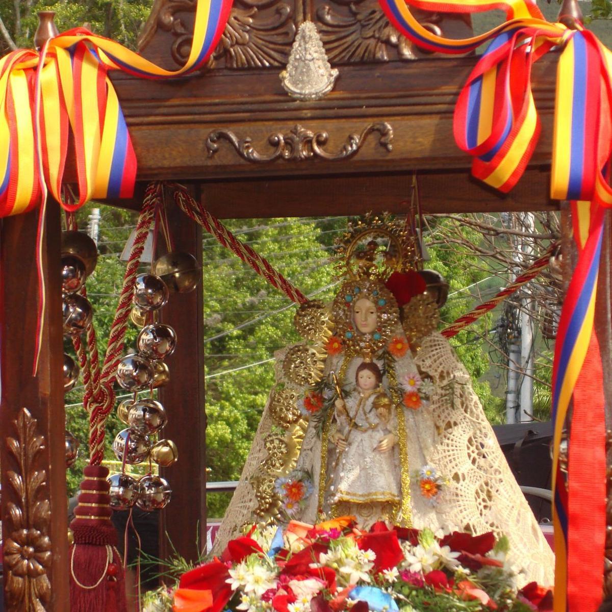 Imagen de la Virgen del Rocío de la Asociación Rociera de Merida