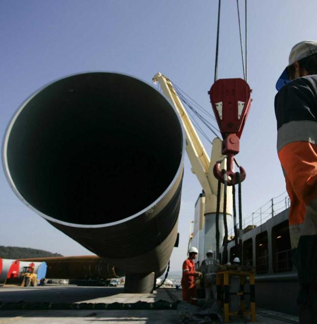 Idesa construye en Avilés un prototipo de aerogenerador marino para aguas profundas