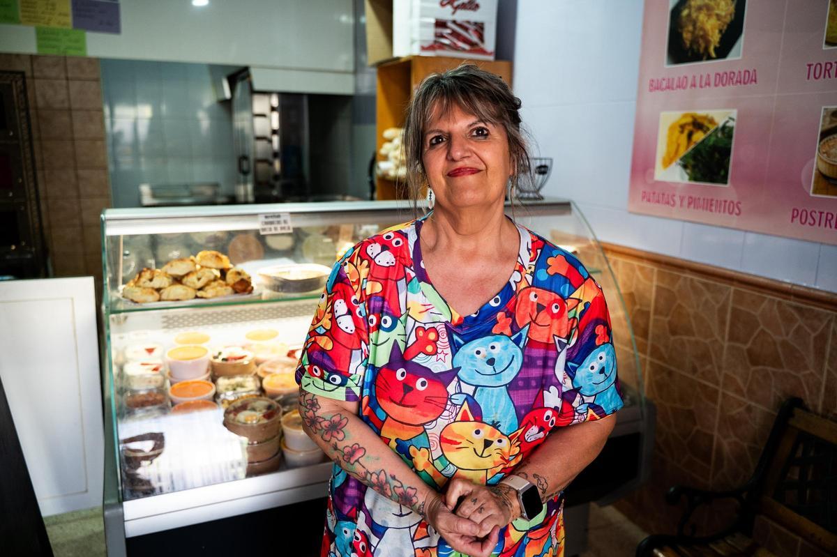 Noemí Romero, en el interior de su establecimiento de comida casera.