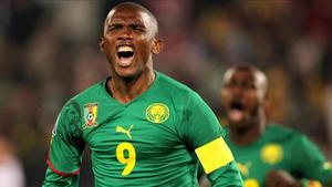 Samuel Eto’o durante un partido con la selección de Camerún.