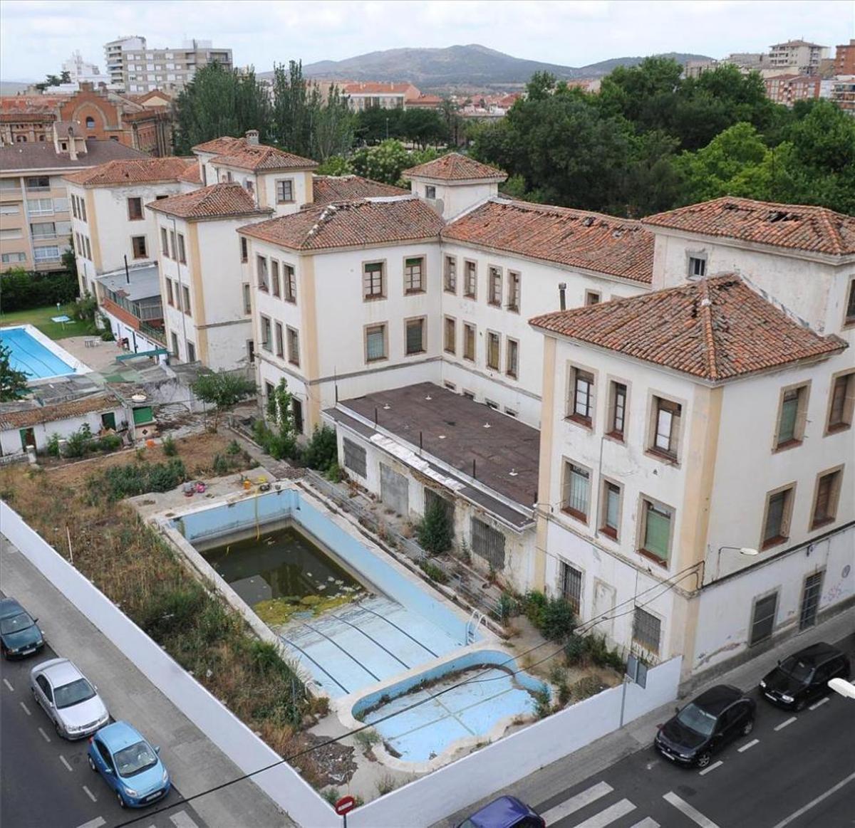 Los pabellones militares de Plasencia, antes del inicio de las obras.