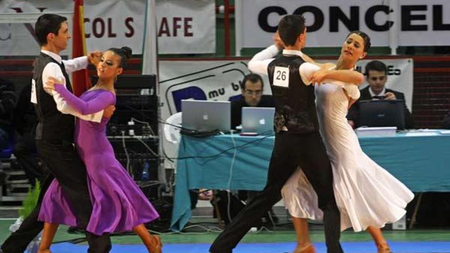 Un instante de los campeonatos gallegos de baile deportivo.