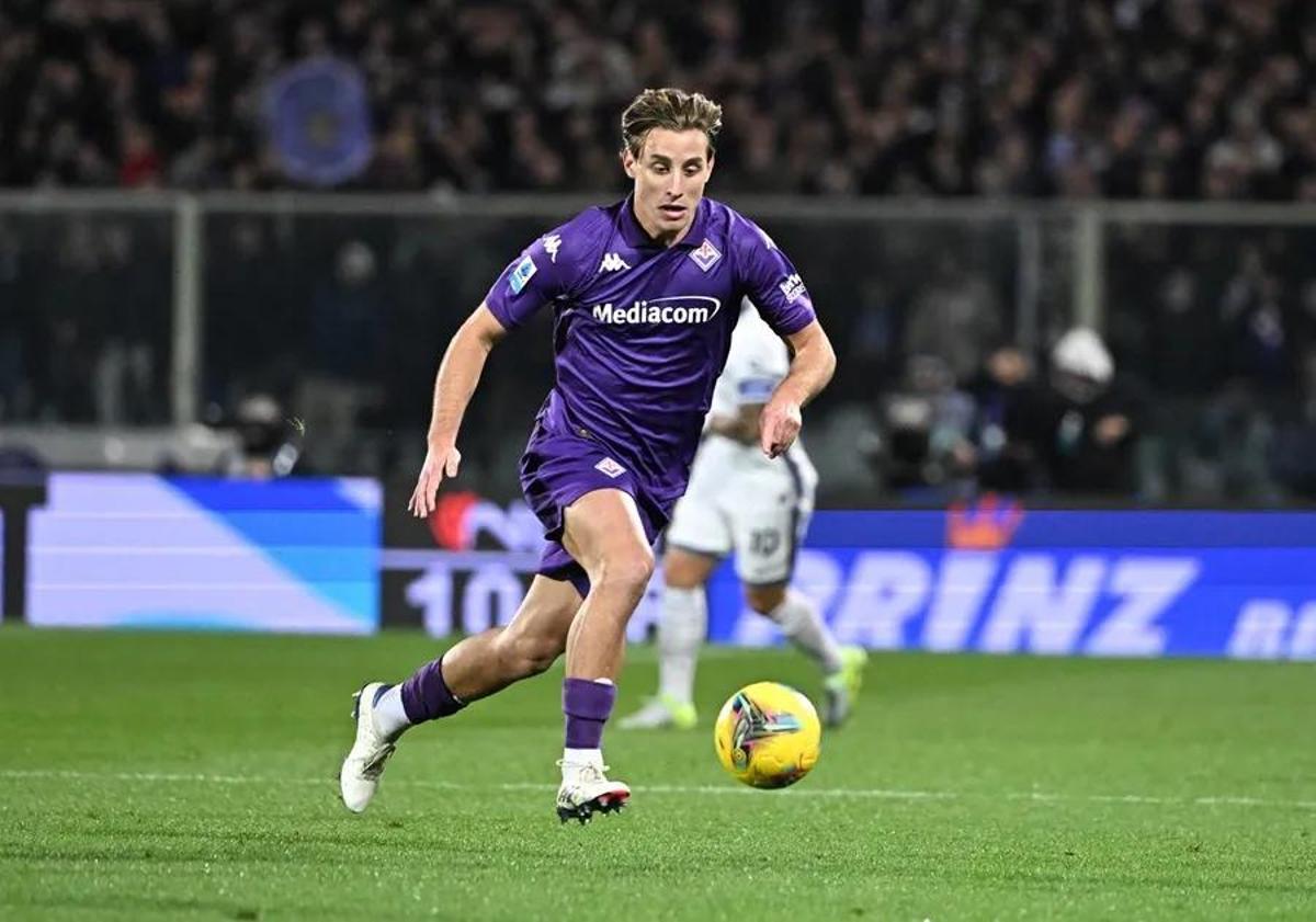 Edoardo Bove en un encuentro con la Fiorentina