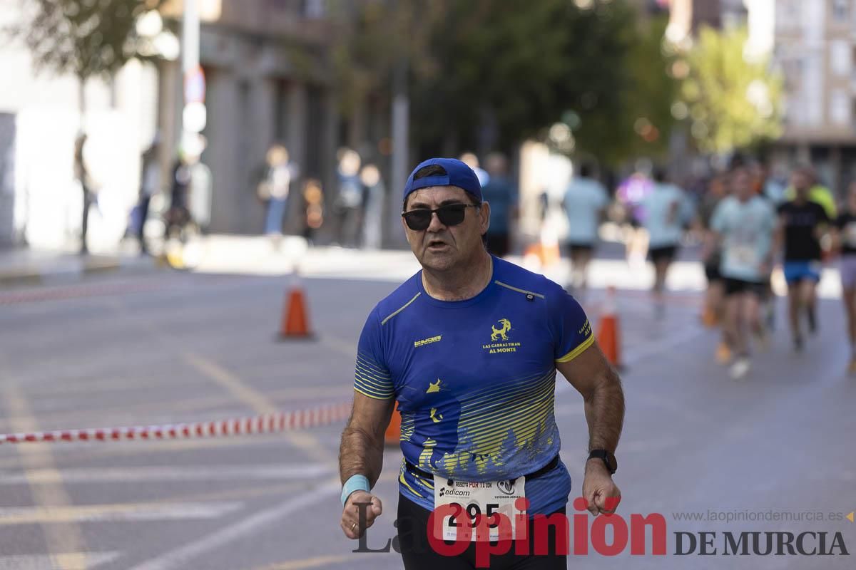 Carrera '10K Assota por ti' en Caravaca (salida y giro primera vuelta)