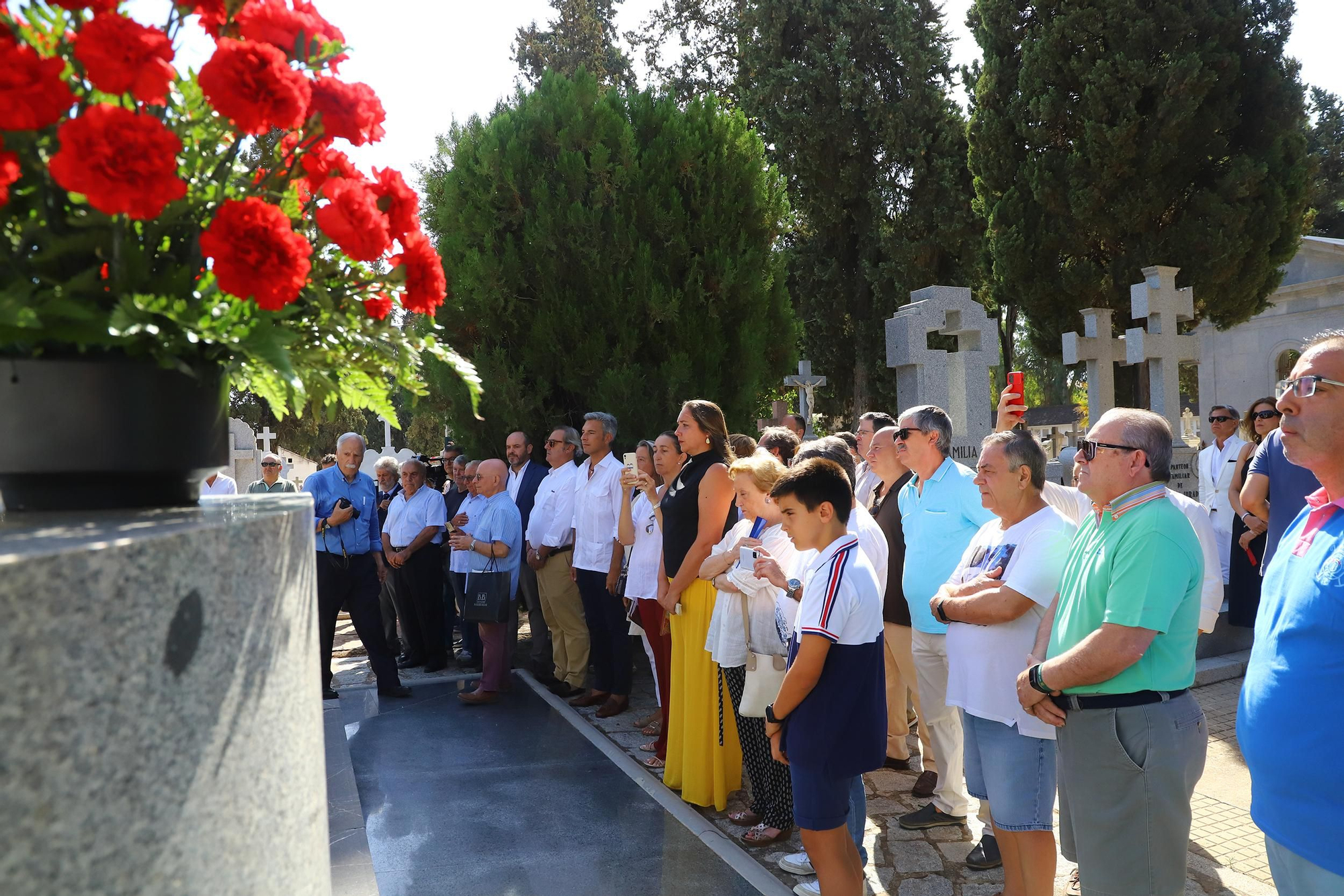 Ofrenda floral en el 75 aniversario de la muerte de Manolete