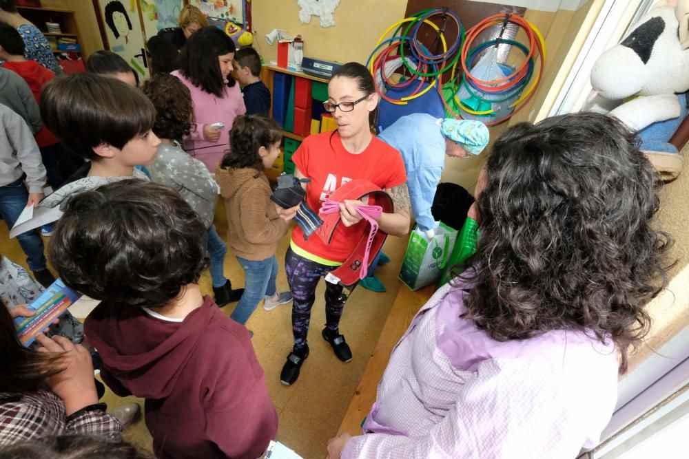 Visualización trabajos mujeres en el colegio La Foz de Morcín