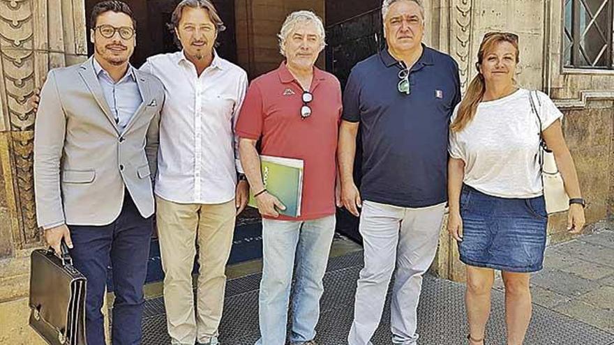 Representantes de restauraciÃ³n con Miquel Planas, Antoni Gil, Tomeu Mas, Xisca Vich y Alfonso Robledo.