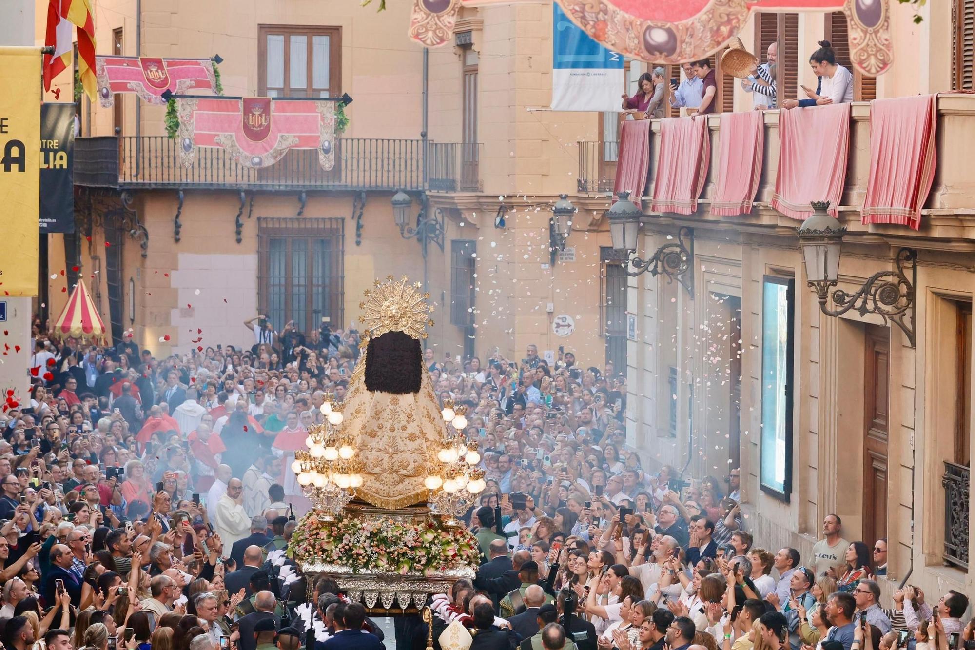 Procesión de la Virgen de los Desamparados de València 2025