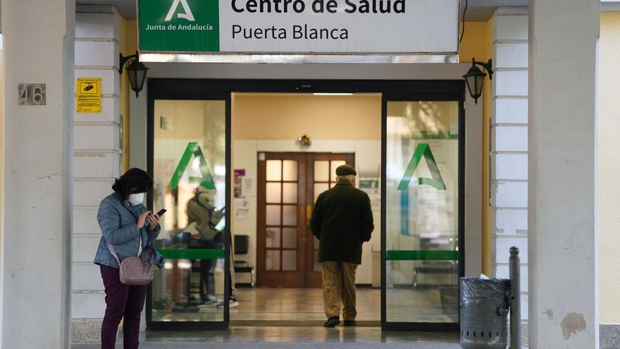 Izquierda y sindicatos se alían para enfrentarse a Moreno en el Parlamento por el &quot;deterioro&quot; de la sanidad pública