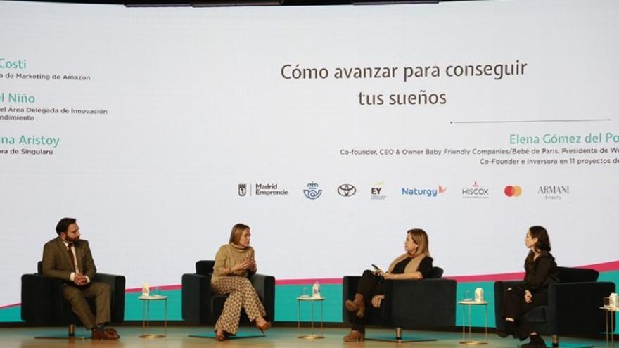 Ángel Niño, Titular del Área Delegada de Innovación y Emprendimiento; Ana Costi, Directora de Márketing de Amazon; Elena Gómez del Pozuelo y Cristina Aristoy, Fundadora de Singularu. | -