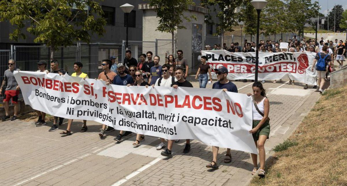 Una protesta contra la quota femenina irromp en les oposicions de Bombers