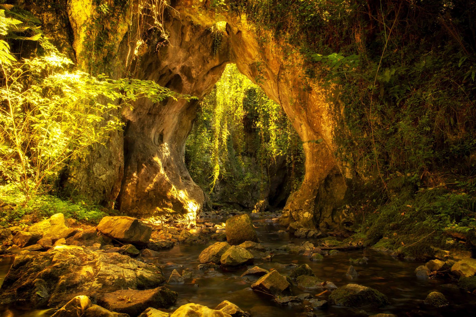 Los Covarones del Tuernes, así es el impresionante paisaje kárstico de moda en Llanera