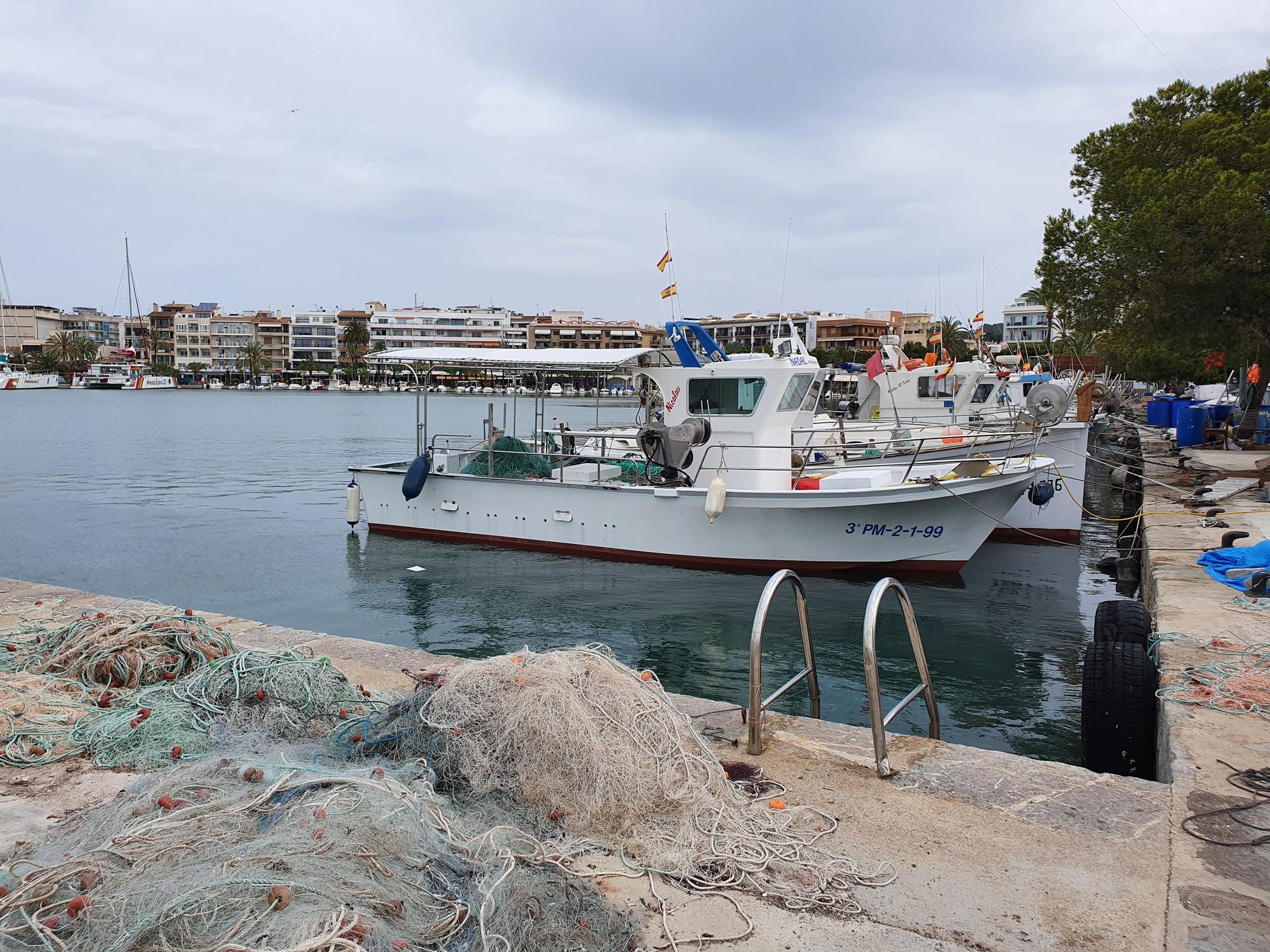 Los pescadores se quedan en tierra