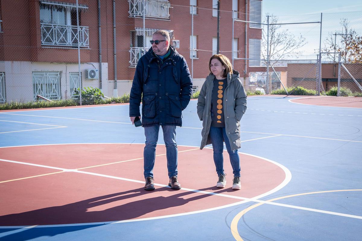 Osuna y Fernández, este viernes, en su visitas a las pistas.