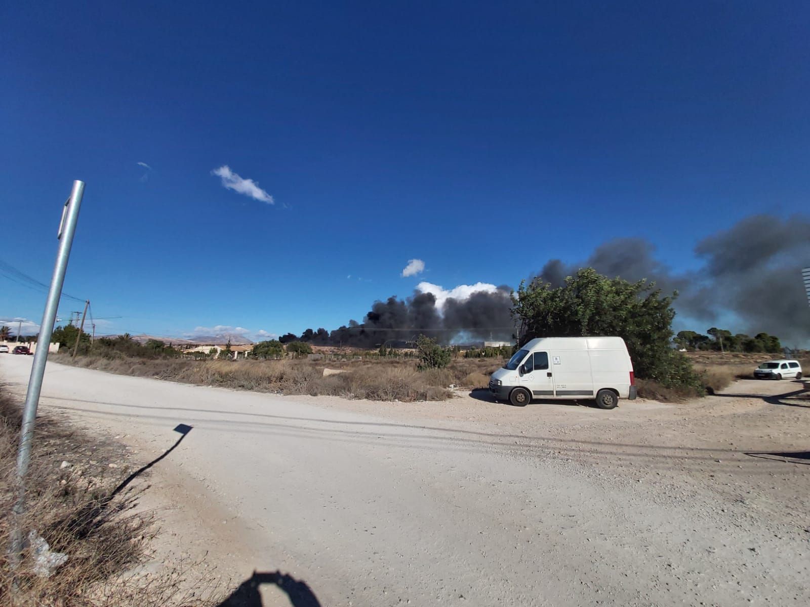 Fuego en el polígono Canastell de San Vicente del Raspeig